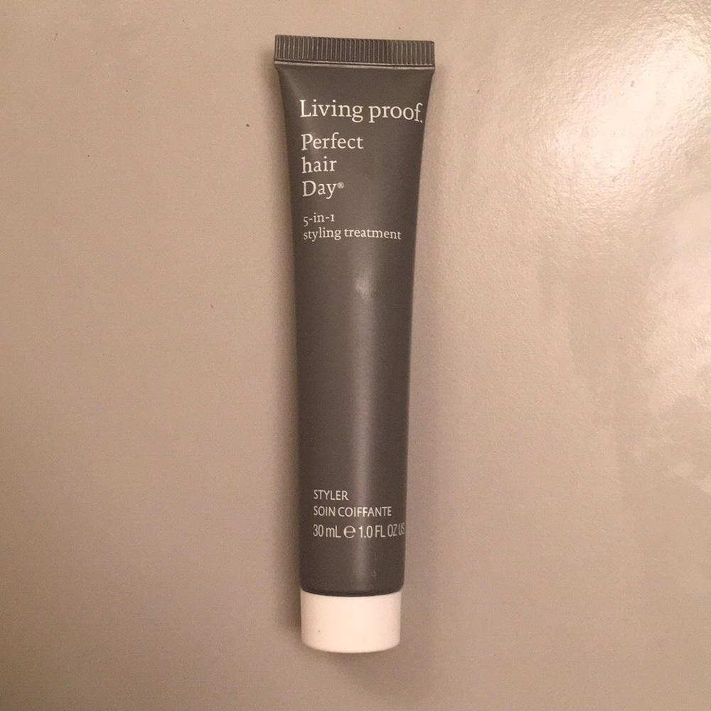 🌺3/$15🌺 5-in-1 Styling Treatment-Deluxe Sample